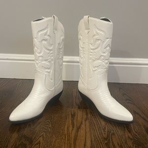 Soda Cowboy Boots women’s 8 1/2 brand new